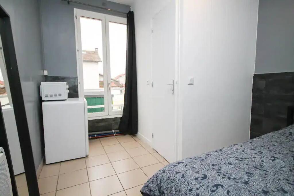 01 - Chambre Avec Lit Double Ideal Jo 2024 Σαιν-Ντενί Εξωτερικό φωτογραφία